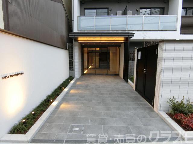 28/30 エントランス