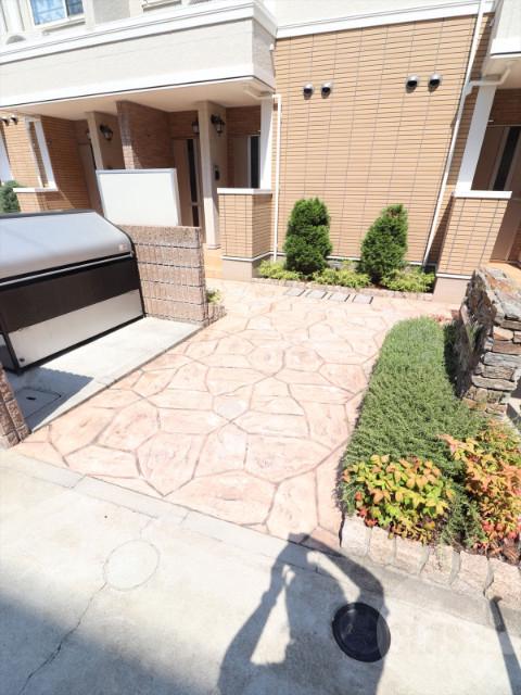 22/30 エントランス