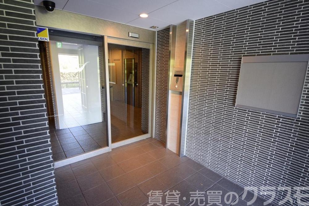 2/4 エントランス