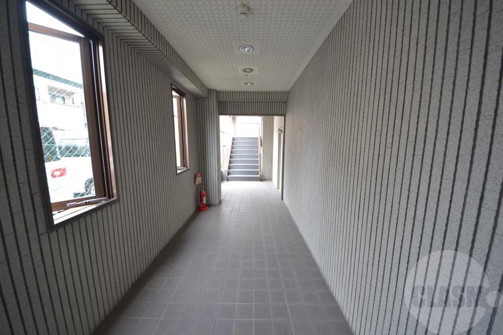 22/30 エントランス