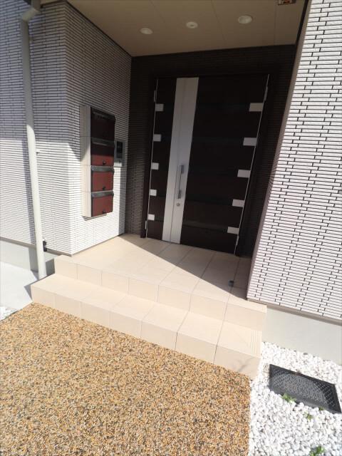 22/30 エントランス