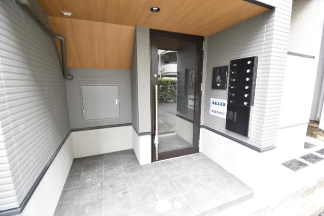 26/30 エントランス