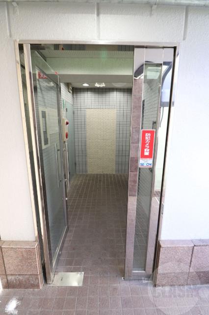 22/30 エントランス