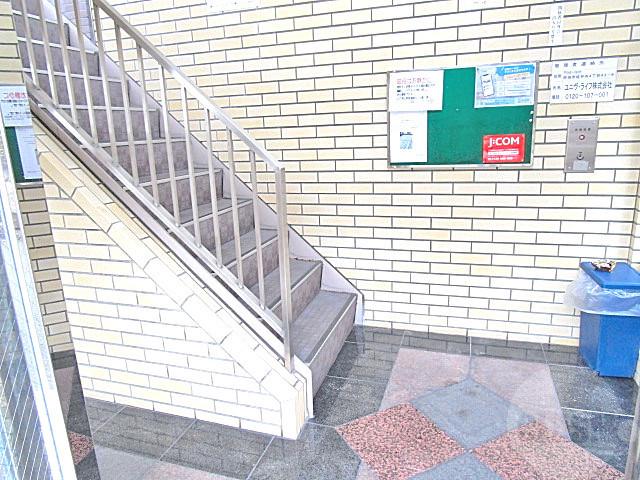 16/21 エントランス