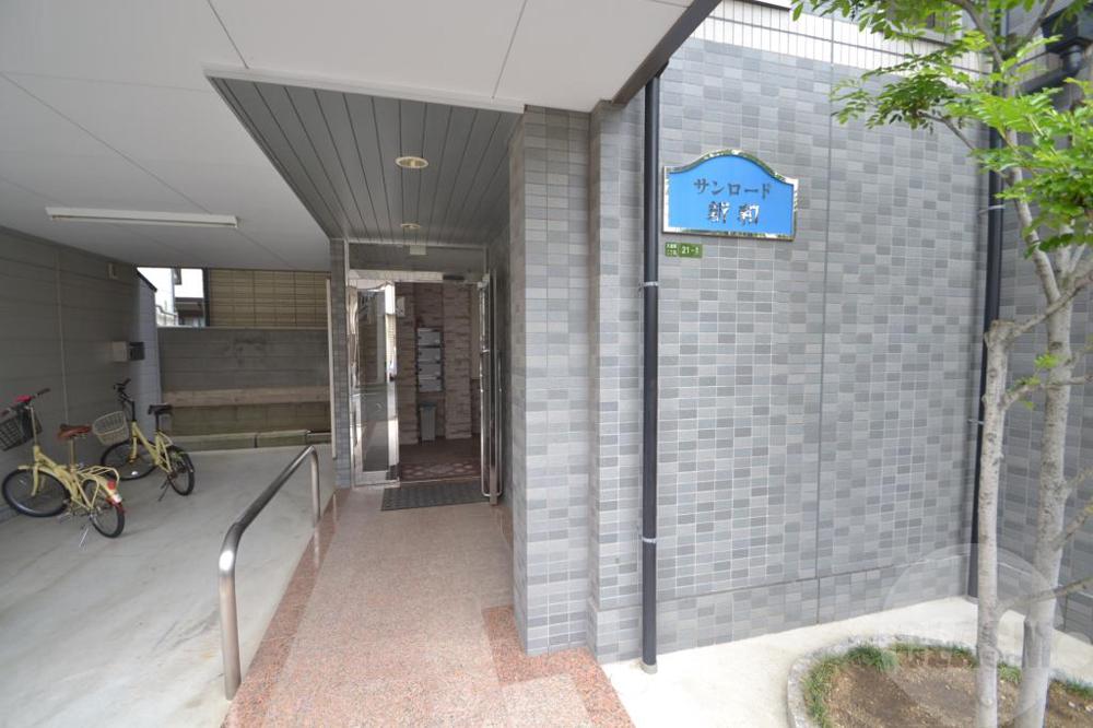 22/30 エントランス