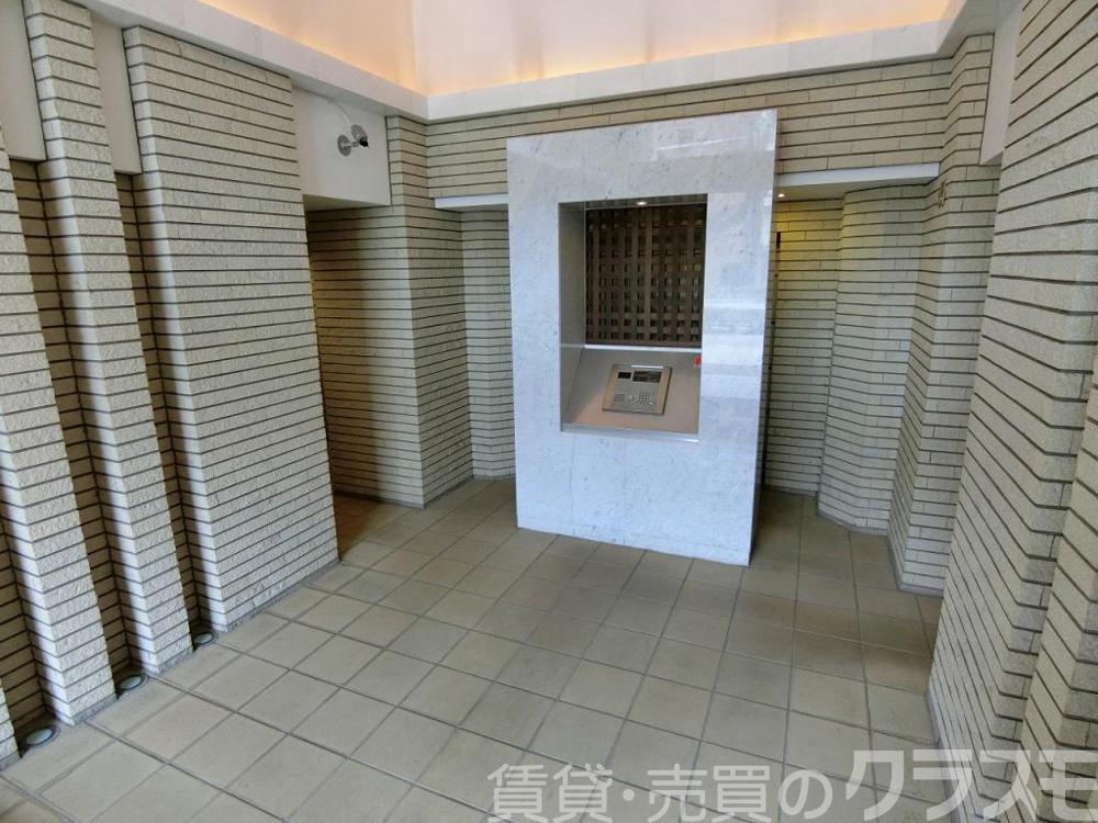 2/4 エントランス