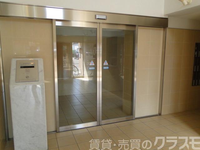 2/4 エントランス