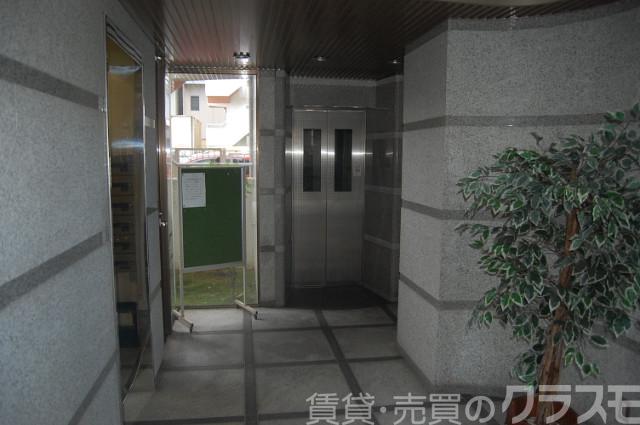 30/30 エントランス