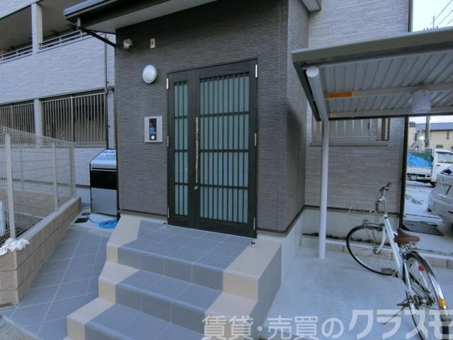 28/30 エントランス