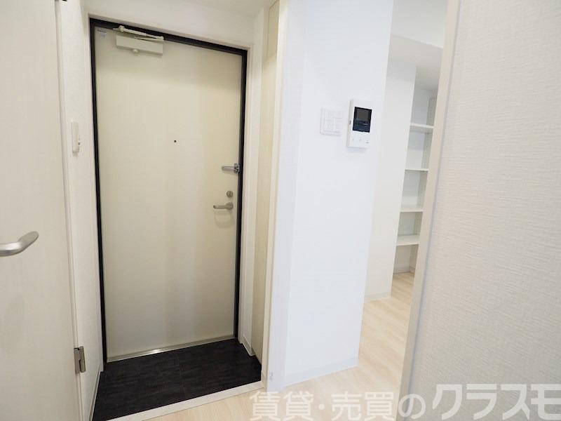 16/30 玄関