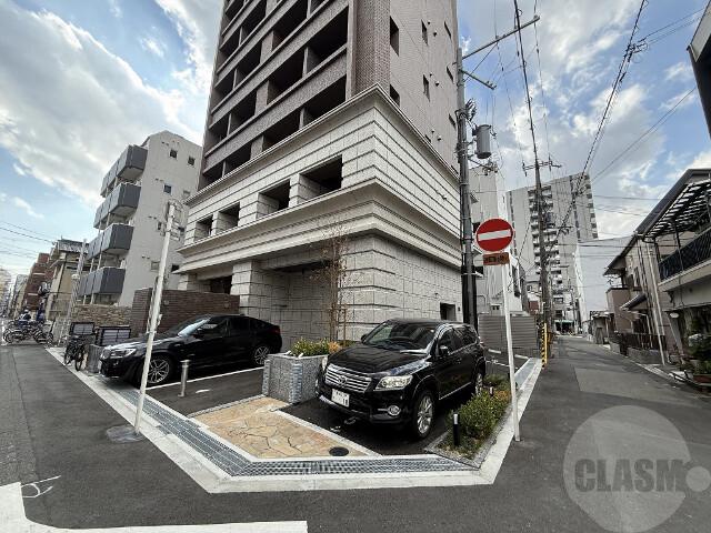 21/30 エントランス