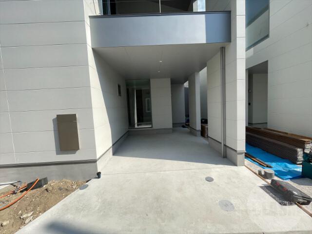 22/30 エントランス