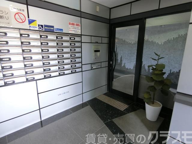 28/30 エントランス