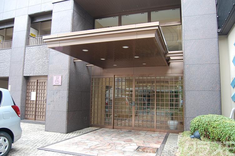 28/30 エントランス