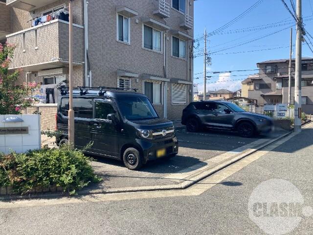 22/28 駐車場