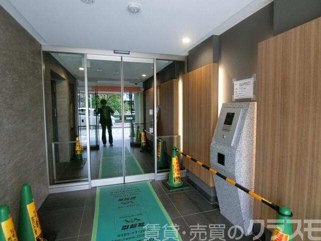 28/30 エントランス