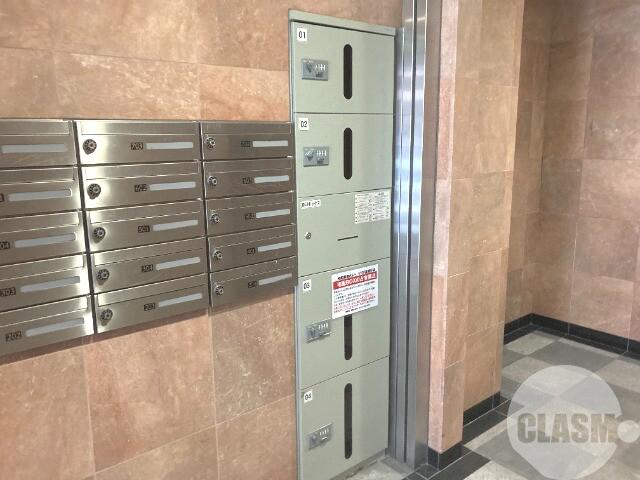 21/30 エントランス