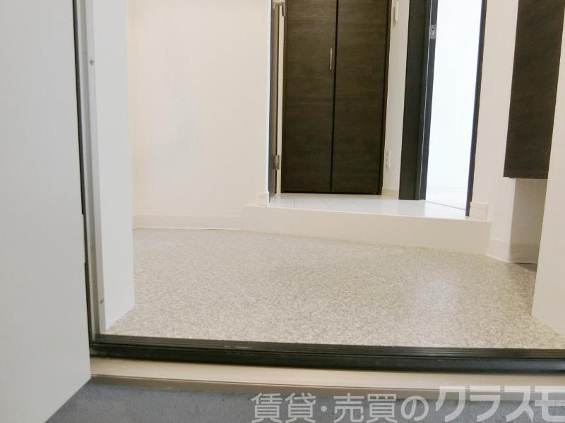 16/30 玄関