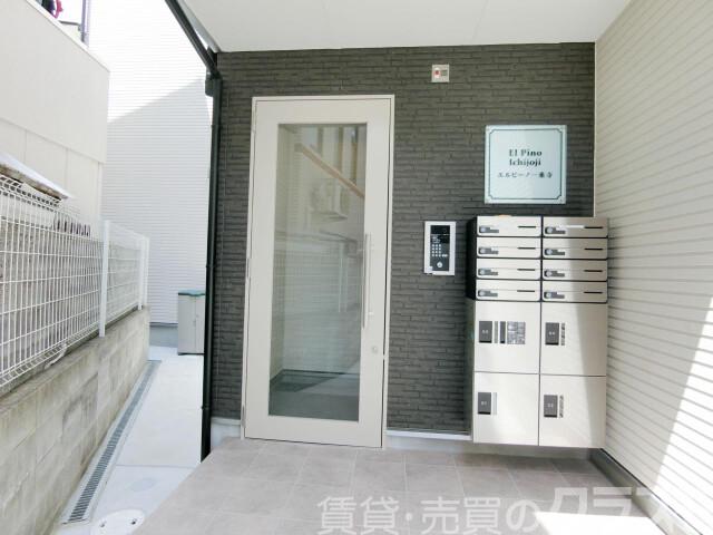 29/30 エントランス