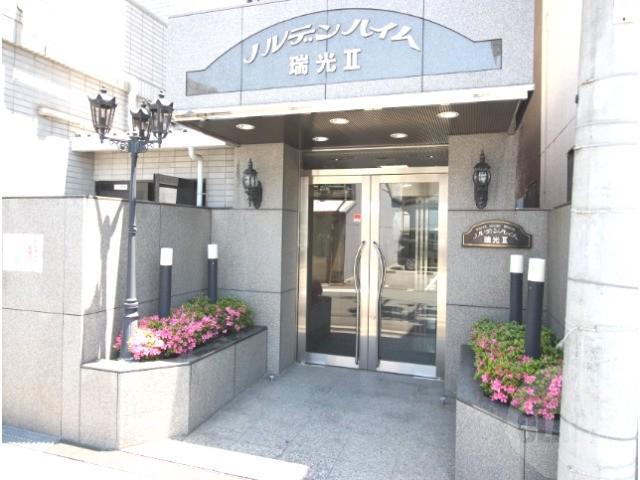 21/30 エントランス