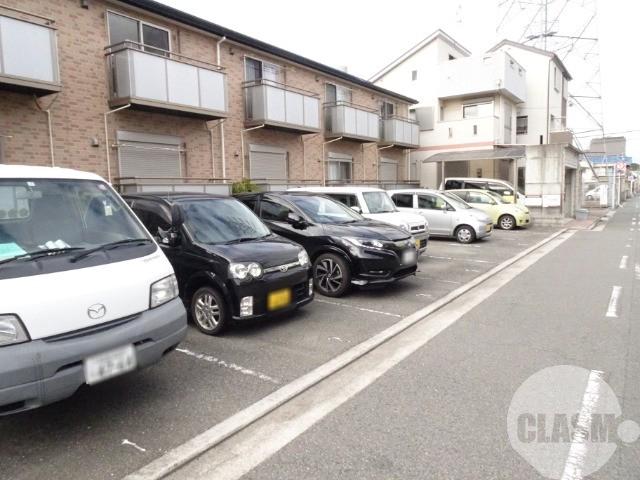 21/28 駐車場