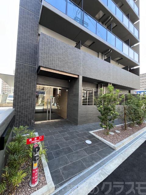 23/30 エントランス