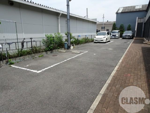 20/28 駐車場