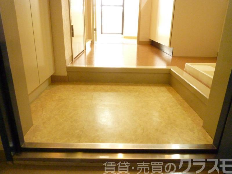 19/30 玄関