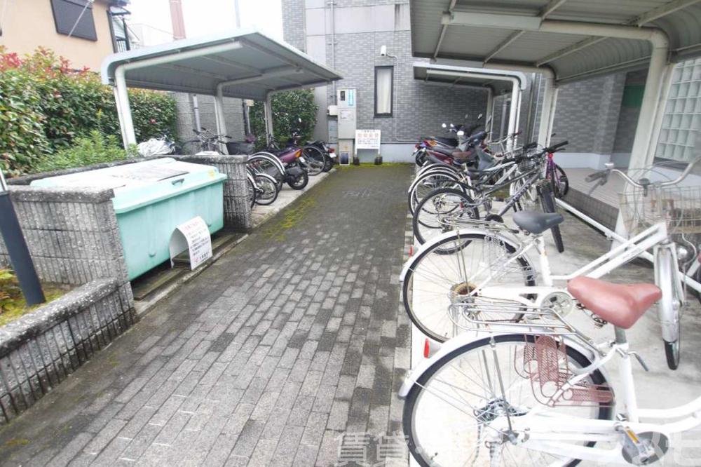 30/30 エントランス