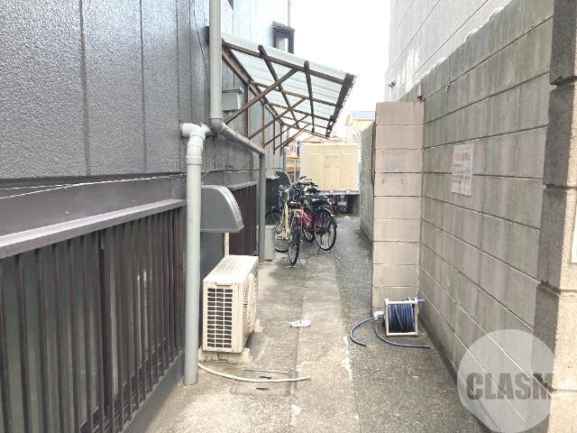 16/21 エントランス