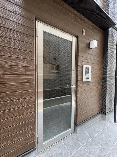 25/30 エントランス