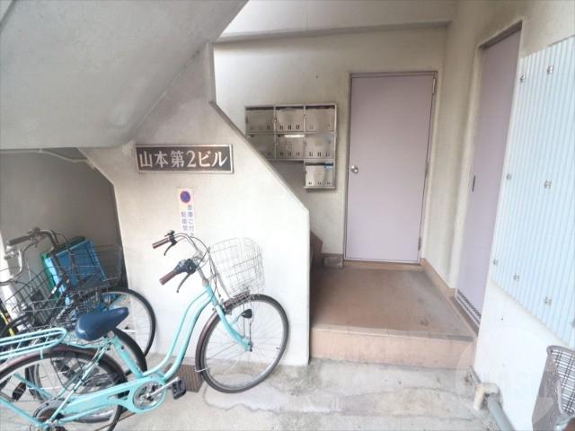 22/30 エントランス