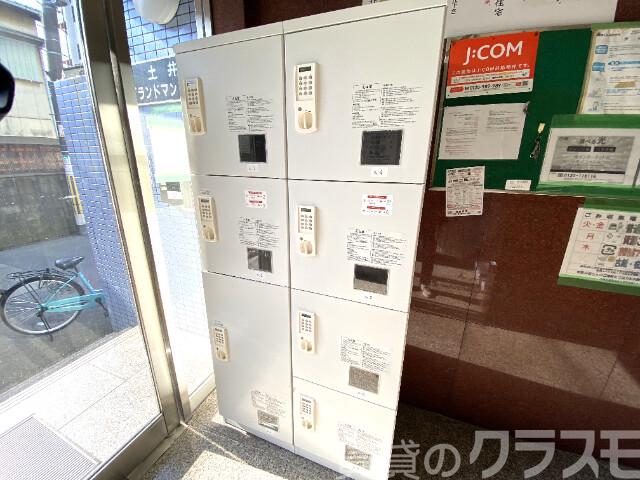 18/21 エントランス