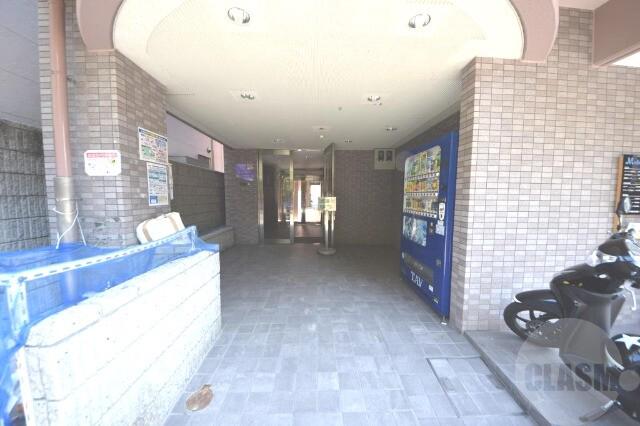 22/30 エントランス