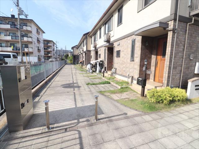 19/27 エントランス