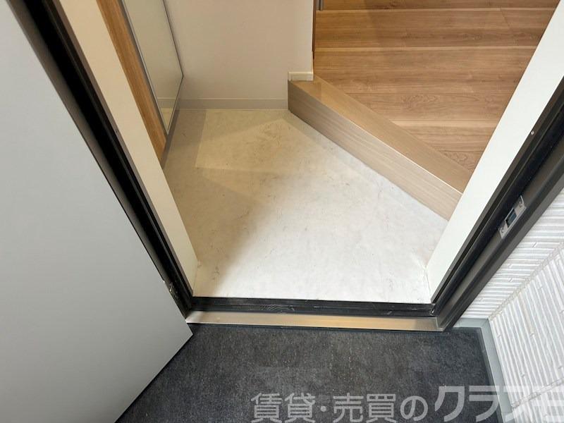 17/30 玄関