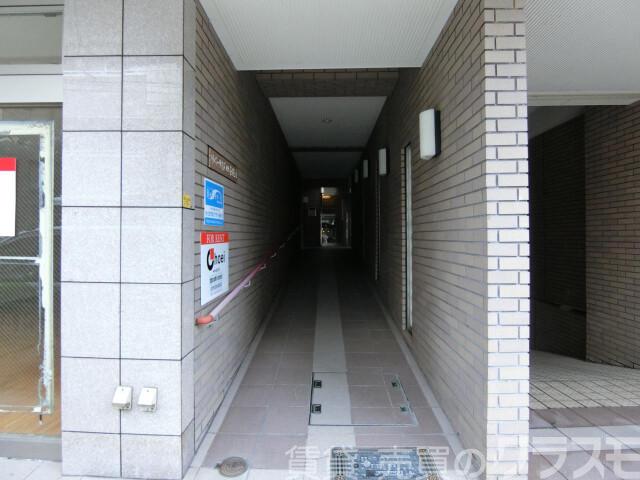 28/30 エントランス