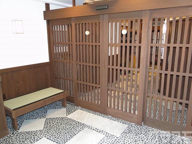 2/4 エントランス