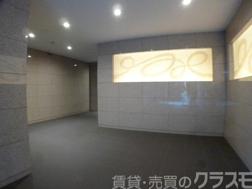 22/28 エントランス