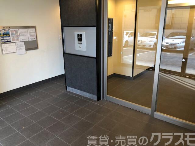 28/30 エントランス