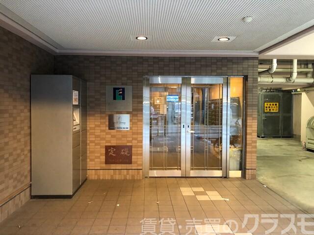 28/30 エントランス