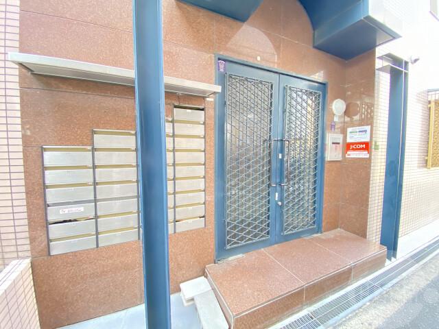 17/26 エントランス