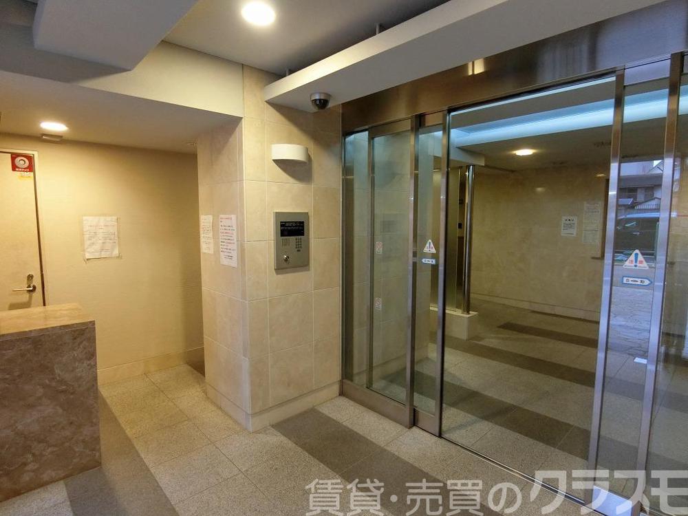 28/30 エントランス