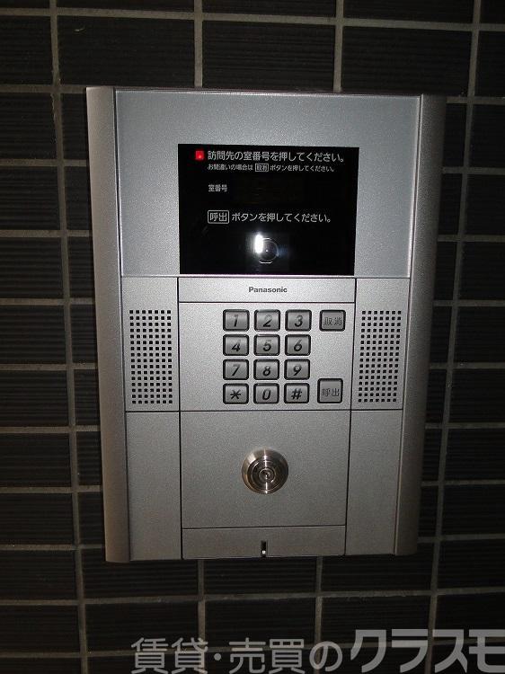 28/30 エントランス