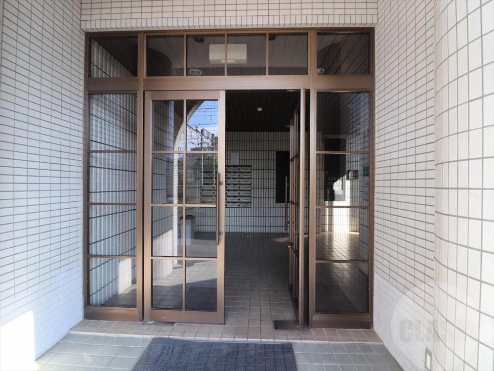 22/30 エントランス