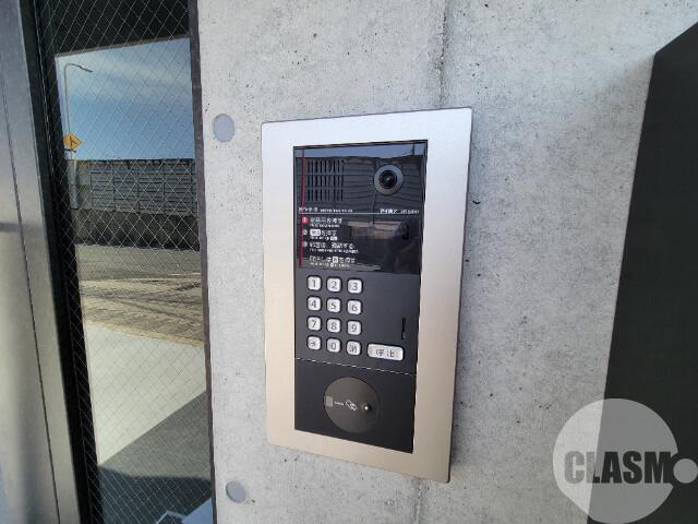 22/28 エントランス