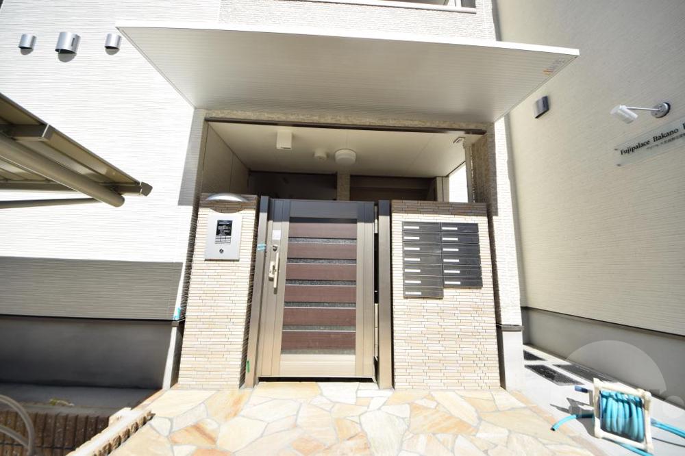 22/30 エントランス