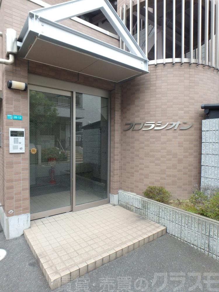 20/27 エントランス