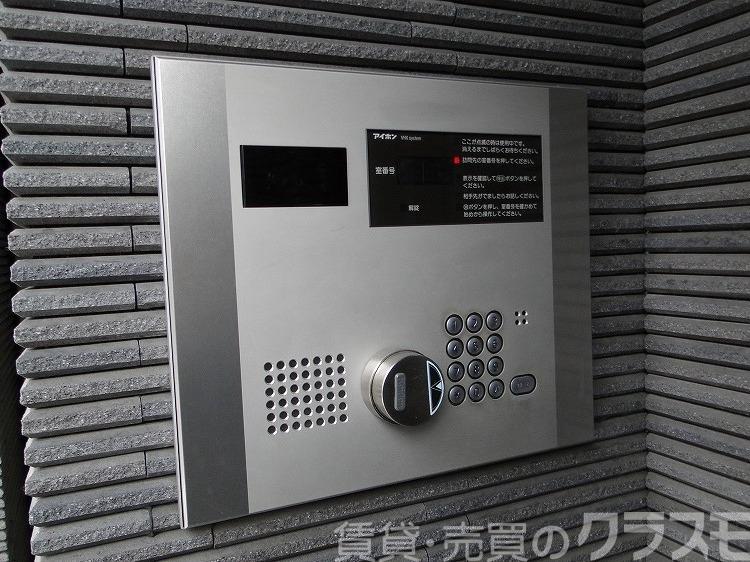 28/30 エントランス