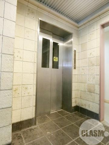 18/30 エントランス